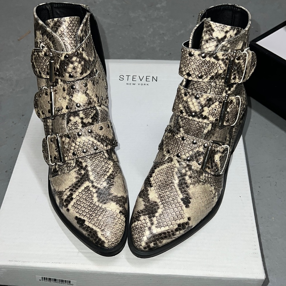 Steven New York snake skin, Moto bootie NWT